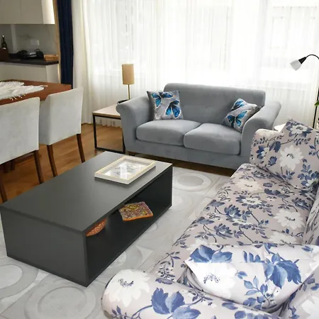 Fatos's Spacious 2br - Old Town 5 Min Away 안탈리아