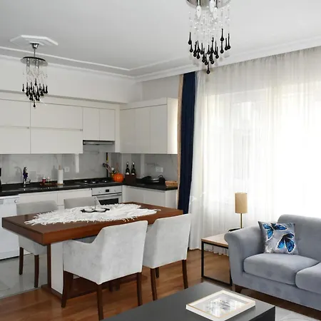 Fatos's Spacious 2br - Old Town 5 Min Away Apartman