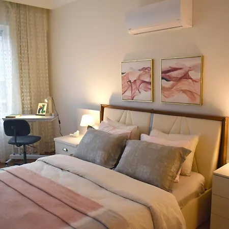 Apartman Fatos's Spacious 2br - Old Town 5 Min Away